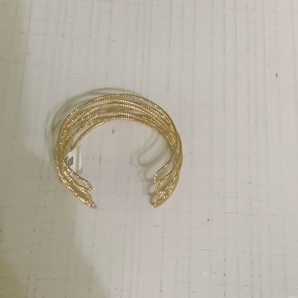 Francesca’s collections Jia cross twisted cuff bracelet - Picture 6 of 12